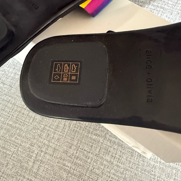 Alice + Olivia Kids Multicolor Stripe Sandals - Picture 4 of 4